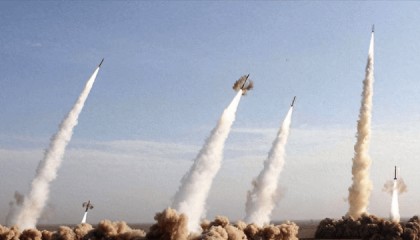 “中美开战前48小时”言论炸锅!中日韩相视一笑,决定联合行动