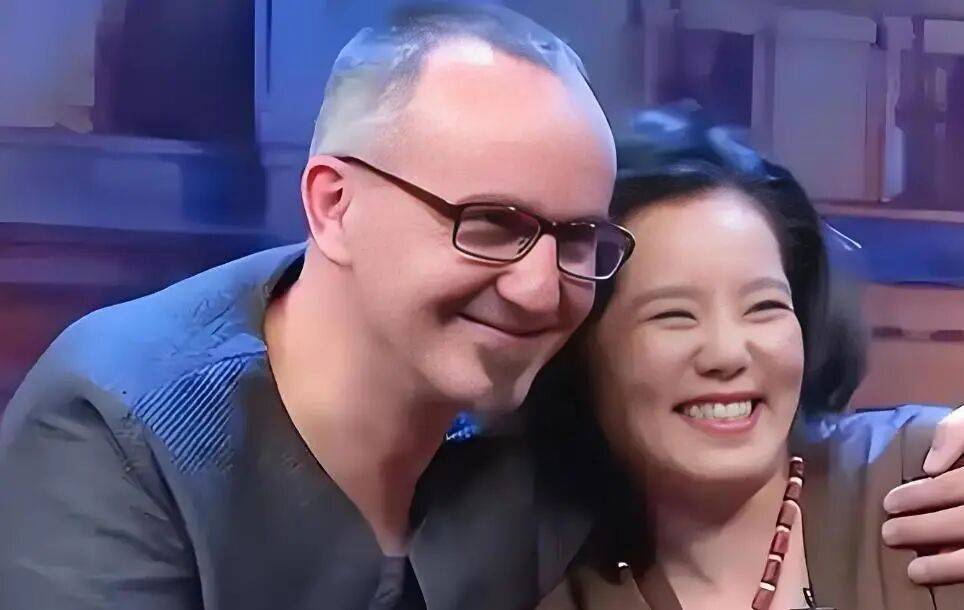 考古|龚琳娜新书首谈20年婚姻破碎!男方禁止她叫老公,还疑婚内爱上奥地利少妇